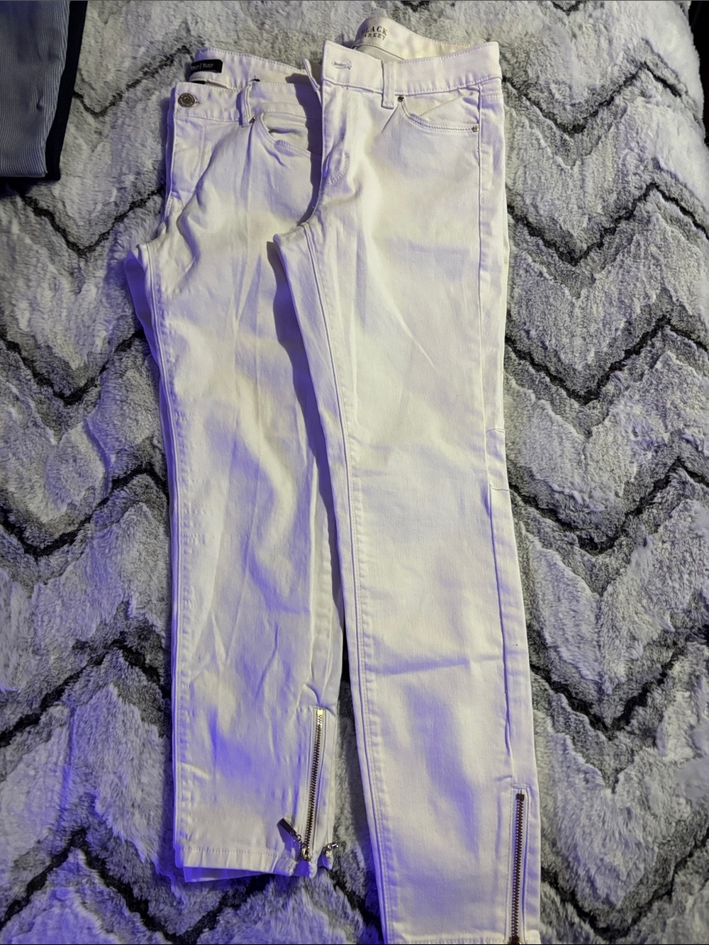 2 NEW pair of White House -black market jeans. Sz 4.send an offer!!
